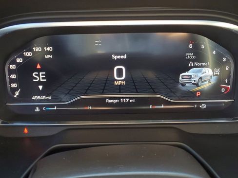 Certified 2024 GMC Yukon SLT w/ SLT Luxury Package image 12