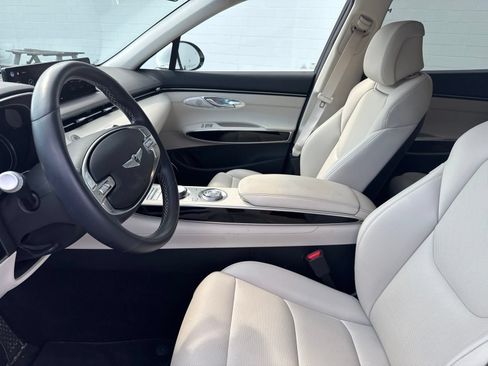Used 2025 Genesis GV70 2.5T AWD/4WD image 21