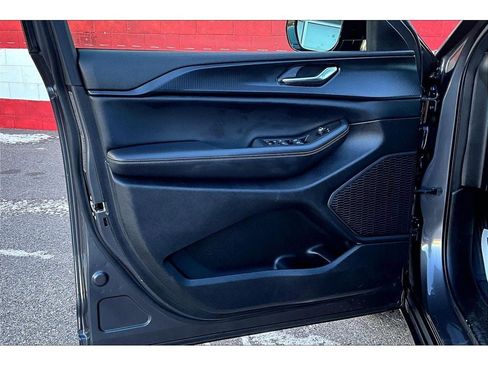 Used 2024 Jeep Grand Cherokee L Laredo image 19