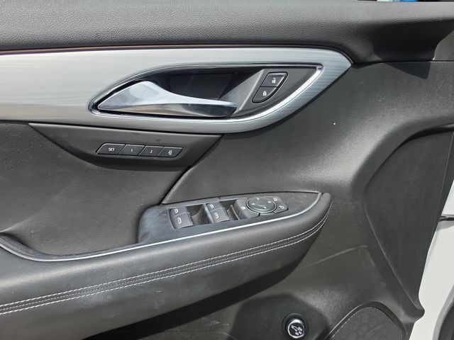 Used 2025 Buick Envision Avenir AWD/4WD image 19