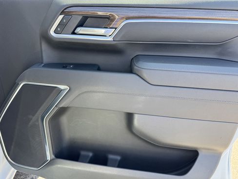 Used 2025 Chevrolet Silverado 2500 LT w/ Convenience Package image 9