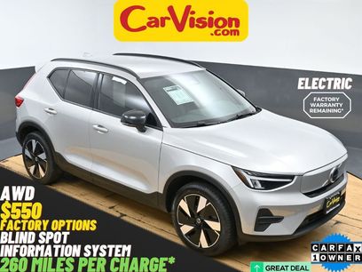 Used 2025 Volvo EX40 Core
