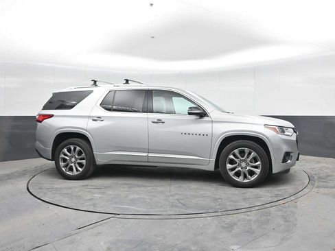 Used 2019 Chevrolet Traverse Premier w/ LPO, Blackout Package AWD/4WD image 9