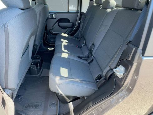 New 2025 Jeep Gladiator Sport image 14