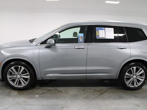 Used 2025 Cadillac XT6 Premium Luxury image 6