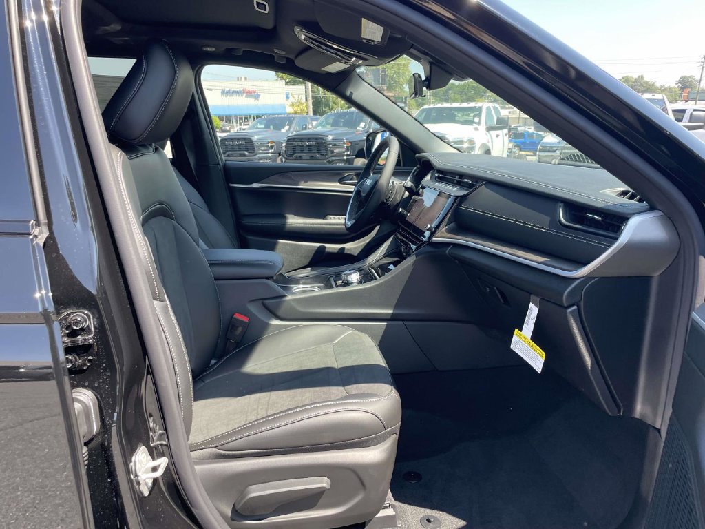 New 2027 Jeep Grand Cherokee 4WD image 15