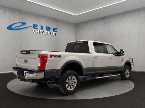Used 2017 Ford F250 Lariat w/ Chrome Package AWD/4WD image 4
