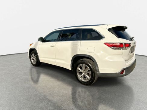 Used 2015 Toyota Highlander XLE FWD image 6
