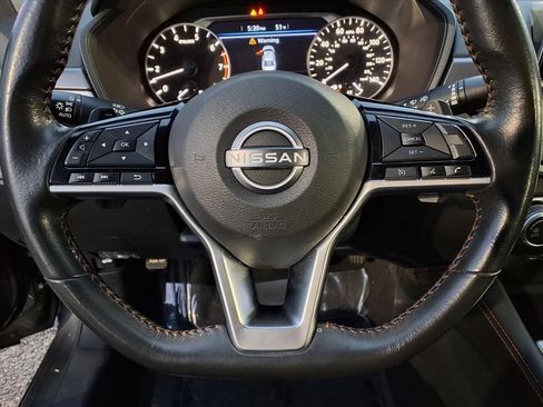 Used 2023 Nissan Altima 2.5 SR FWD image 11