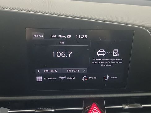 Used 2025 Kia Niro LX image 29