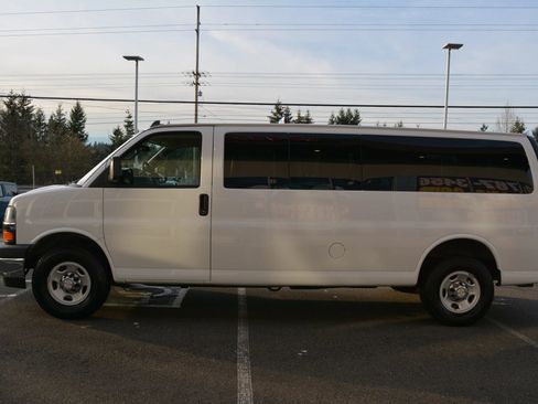 Used 2019 Chevrolet Express 3500 LT w/ LT Preferred Equipment Group image 4