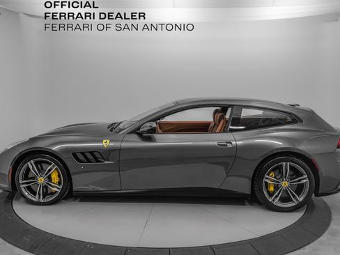 Certified 2019 Ferrari GTC4Lusso image 5