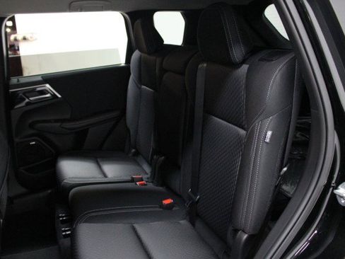 New 2025 Mitsubishi Outlander ES image 25