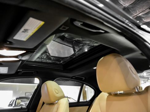 Used 2020 BMW 330i Sedan w/ Convenience Package image 5