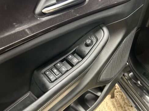 Certified 2023 Jeep Grand Cherokee Laredo w/ Luxury Tech Group I image 15