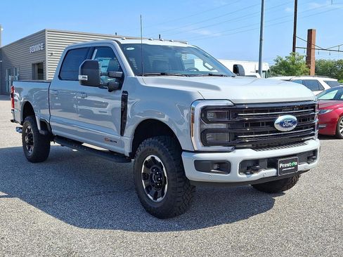 New 2026 Ford F250 Platinum w/ Tremor Off-Road Package image 2