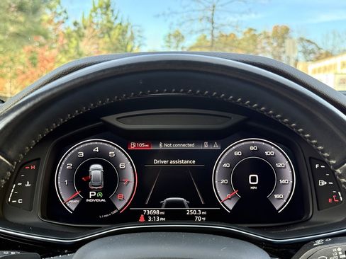 Used 2019 Audi Q8 Premium w/ Convenience Package image 27