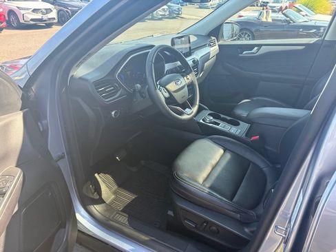 Used 2022 Ford Escape SEL w/ Technology Package AWD/4WD image 13