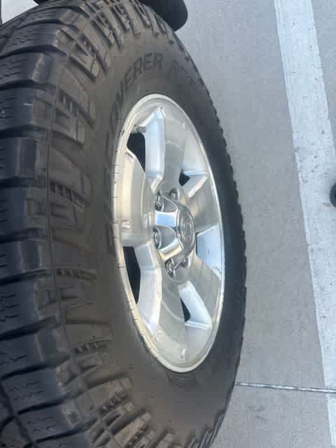 Used 2004 Toyota 4Runner SR5 AWD/4WD image 11