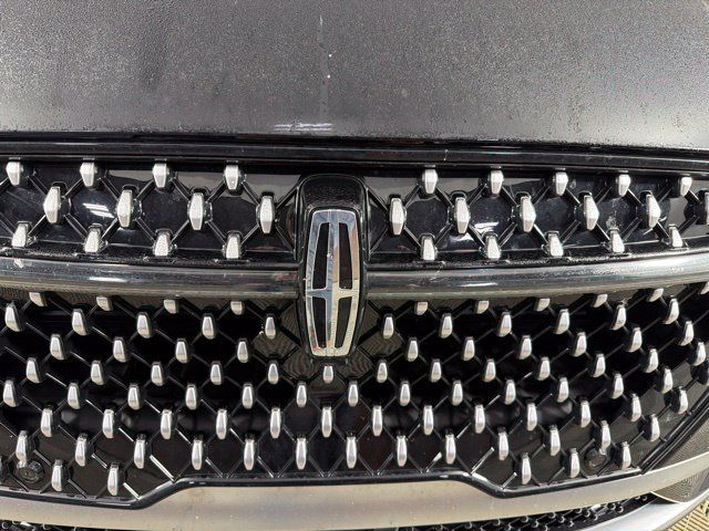 Used 2025 Lincoln Nautilus Premier AWD/4WD image 5