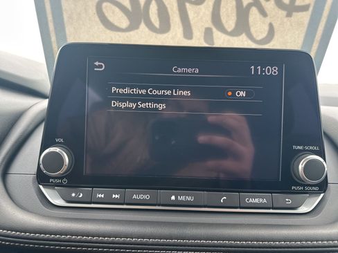 Used 2025 Nissan Rogue SV image 22