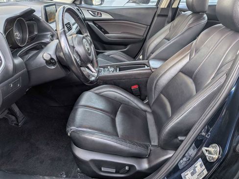 Used 2018 MAZDA MAZDA3 Touring image 13