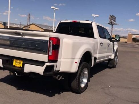 Used 2023 Ford F450 Platinum w/ FX4 Off-Road Package AWD/4WD image 9