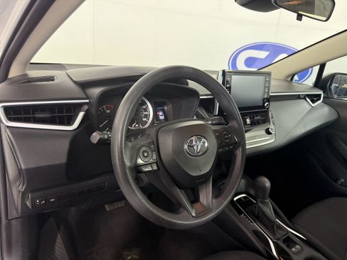 Used 2022 Toyota Corolla LE image 17