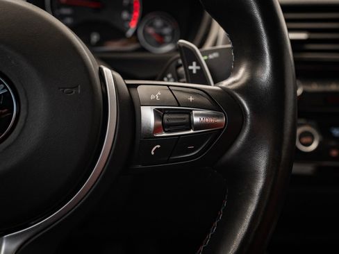 Used 2018 BMW M4 Convertible image 31