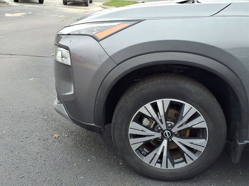 Used 2022 Nissan Rogue SV image 16