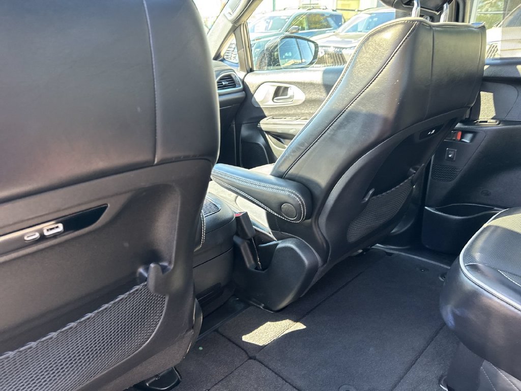 Used 2025 Chrysler Pacifica Limited FWD image 20