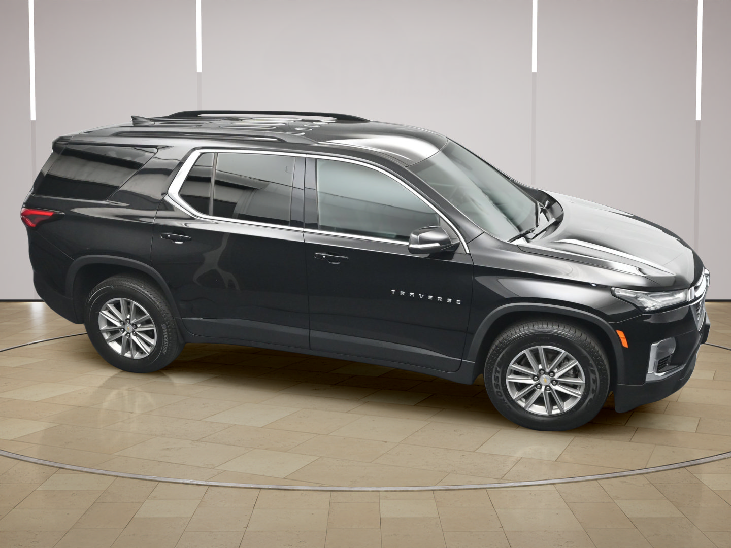 Used 2023 Chevrolet Traverse LT FWD image 34