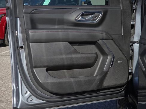 Used 2022 Chevrolet Suburban RST w/ Luxury Package image 16