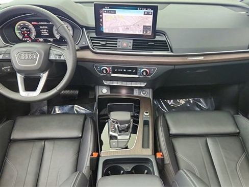 Used 2025 Audi Q5 e Premium Plus w/ Premium Plus Package image 19