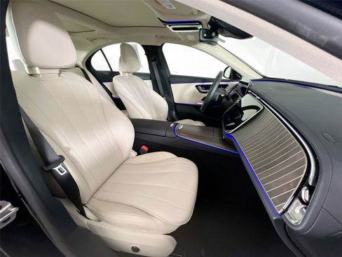 Used 2025 Mercedes-Benz E 350 4MATIC Sedan image 27