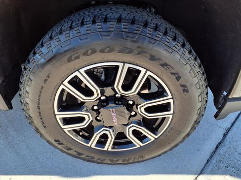 Used 2023 GMC Sierra 2500 AT4 w/ Gooseneck/5TH Wheel Package image 7