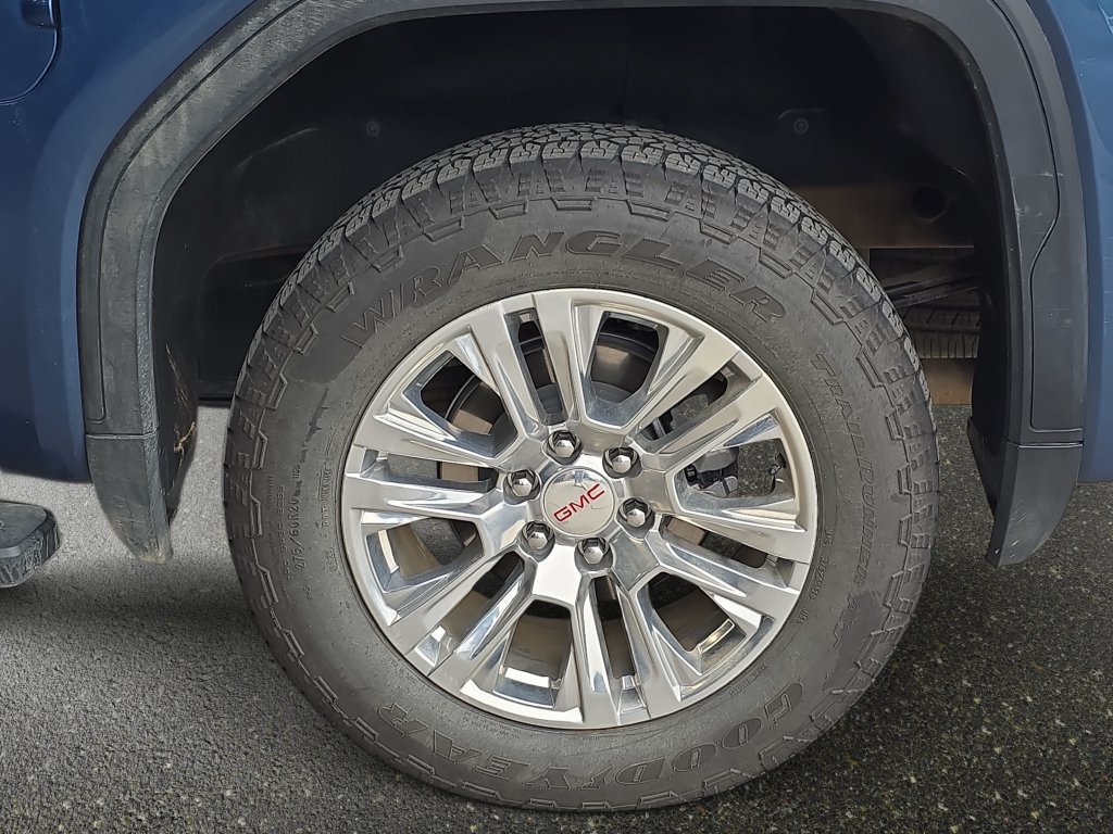 Used 2025 GMC Sierra 1500 Denali w/ Technology Package AWD/4WD image 32