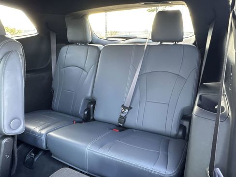 Certified 2024 Buick Enclave Premium image 30