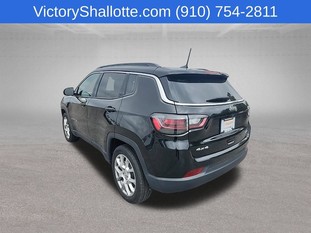 Used 2022 Jeep Compass Latitude w/ Sun and Sound Group AWD/4WD image 24