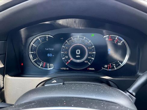 Used 2020 Cadillac Escalade Platinum RWD image 26