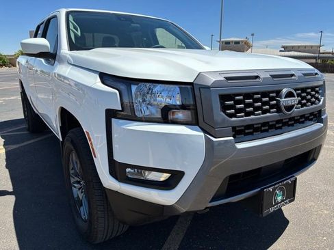 Certified 2025 Nissan Frontier SV w/ SV Convenience Package AWD/4WD image 8