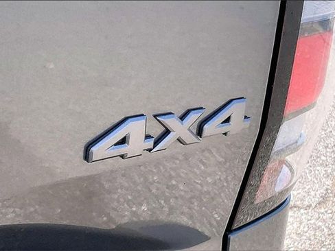 New 2026 Nissan Frontier SV w/ SV Convenience Package image 9