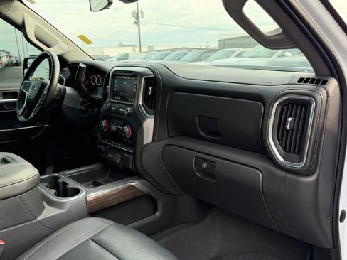Used 2021 Chevrolet Silverado 1500 RST w/ Convenience Package II AWD/4WD image 17