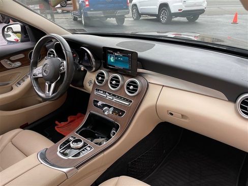 Used 2019 Mercedes-Benz C 300 4MATIC Sedan image 6