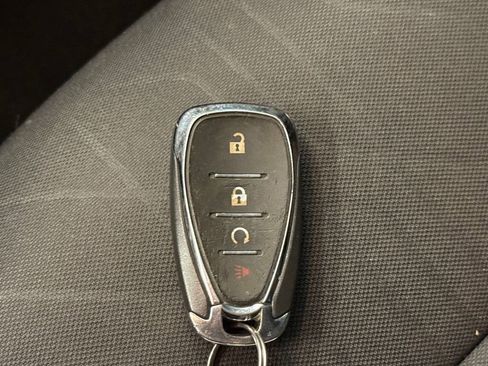 Used 2018 Chevrolet Trax LT w/ LT Convenience Package FWD image 17