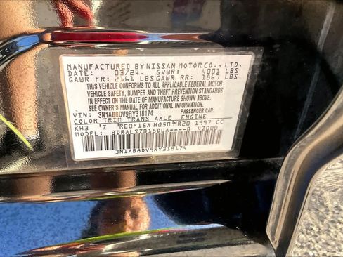 Used 2024 Nissan Sentra SR w/ SR Premium Package FWD image 35