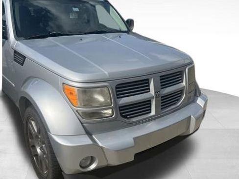 Used 2011 Dodge Nitro Heat AWD/4WD image 2