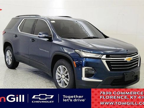 Used 2023 Chevrolet Traverse LT FWD image 1
