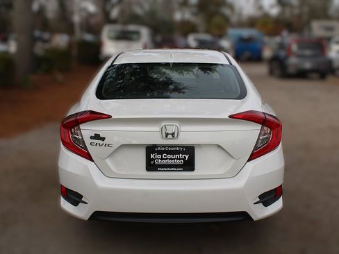 Used 2018 Honda Civic EX image 8