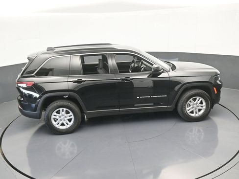 Used 2025 Jeep Grand Cherokee Laredo image 49